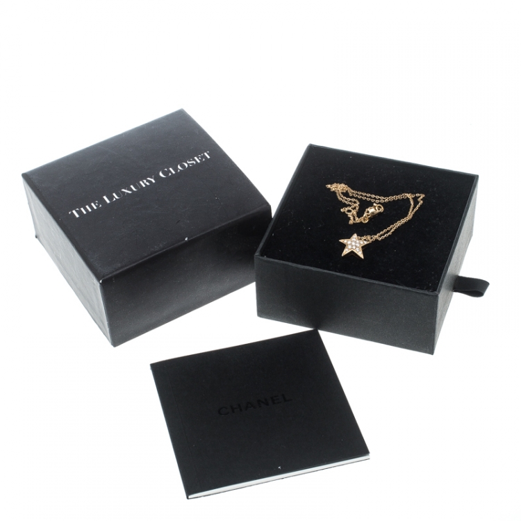 Pre Owned Chanel Comete Star Diamond And Yellow Gold Pendant Necklace