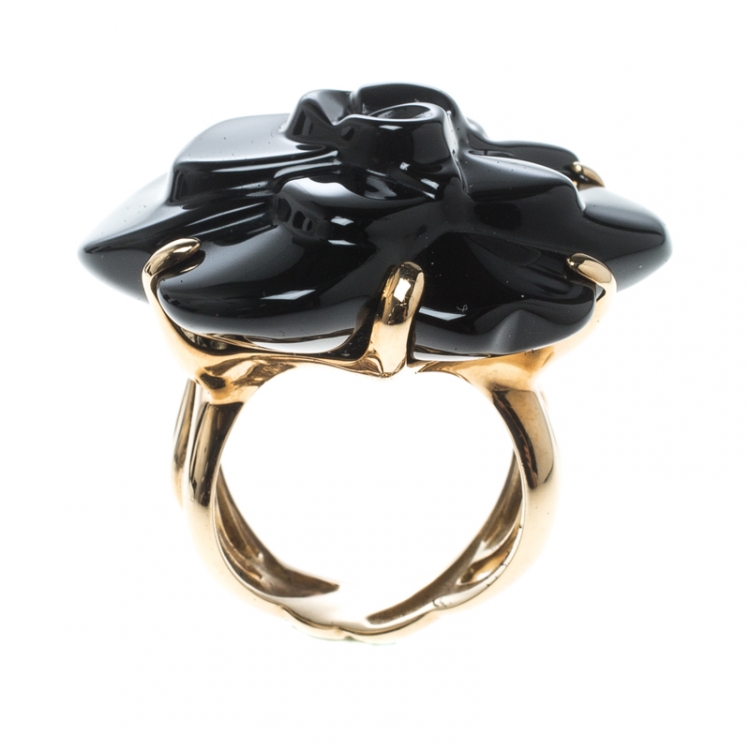 Pre Owned Chanel Camelia Carved Onyx 18K Yellow Flower Cocktail Gold Ring Size 50