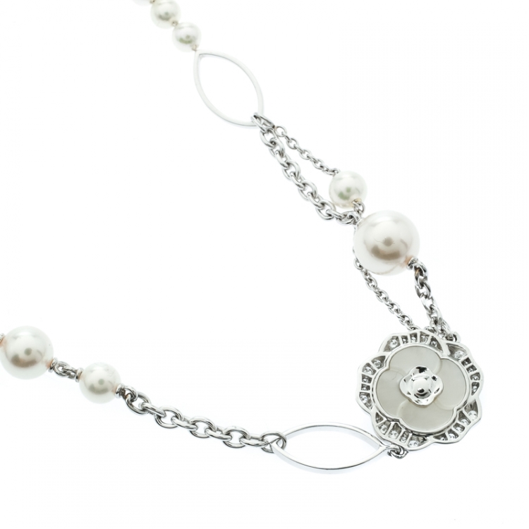 Pre Owned Chanel Pétales de Camélia Cultured Pearl Mother of Pearl & Diamond 18k White Gold Long Necklace