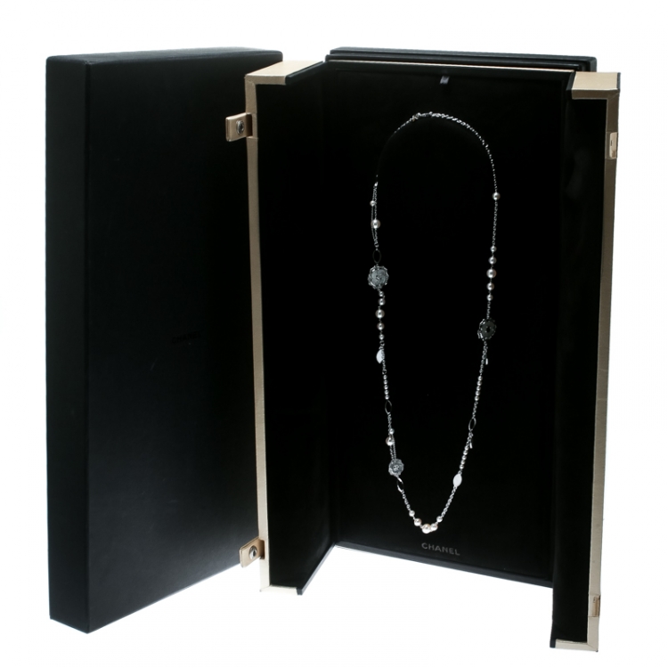 Pre Owned Chanel Pétales de Camélia Cultured Pearl Mother of Pearl & Diamond 18k White Gold Long Necklace