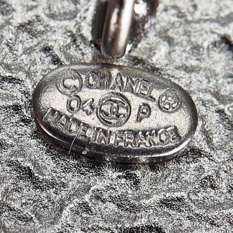 Pre Owned Chanel Floral CC Enamel Metallic Necklace