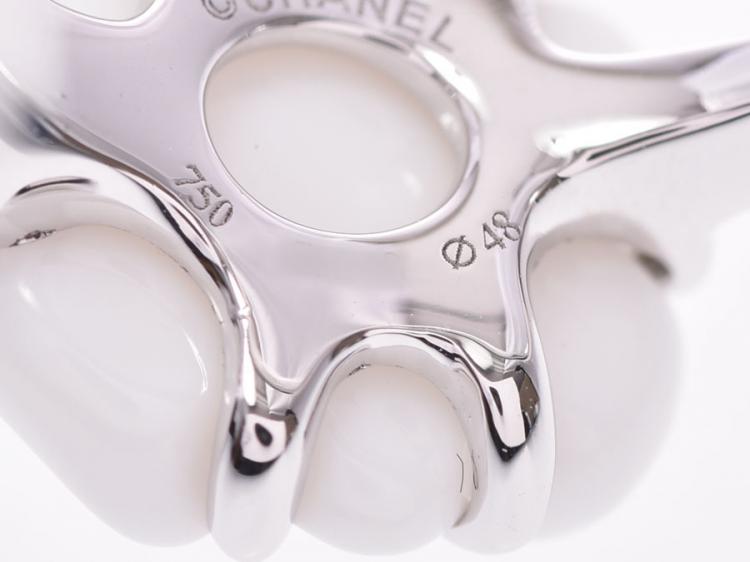 Pre Owned Chanel White Ceramic Camellia Ring Size 48