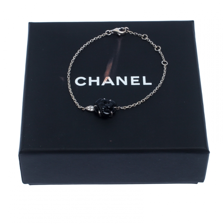 Pre Owned  Chanel Camélia Sculpté Onyx Inlay Diamond 18k White Gold Bracelet 