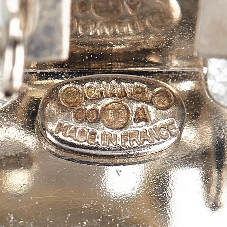 Pre Owned Chanel Blue/Light Blue CC Clip On Earrings