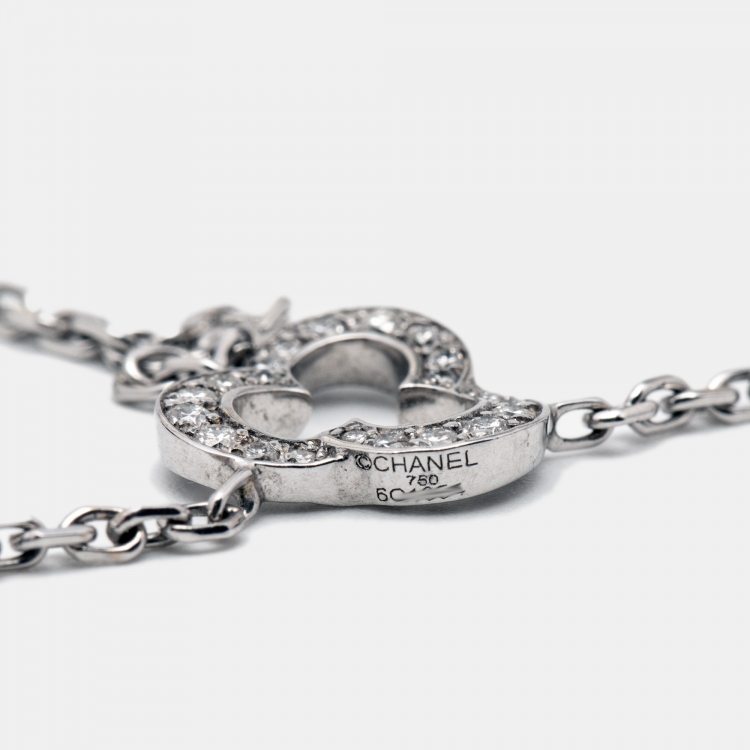 Pre Owned Chanel Camelia Sculpte Diamond Onyx 18k White Gold Necklace