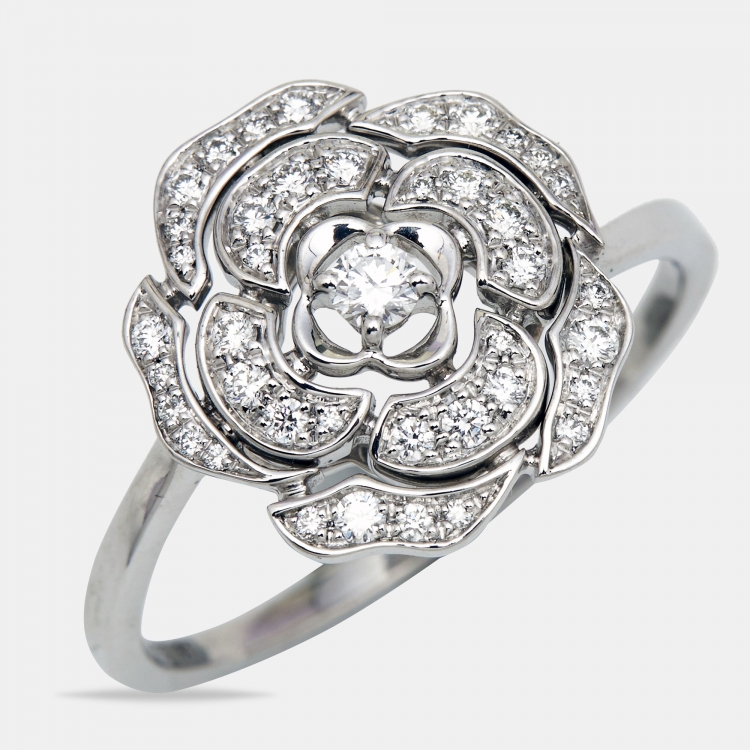 Pre Owned Chanel Bouton de Camélia Diamond Flower 18K White Gold Ring Size 59