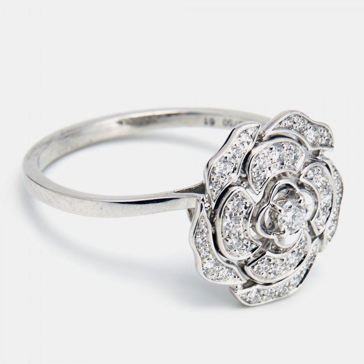 Pre Owned Chanel Bouton de Camélia Diamond Flower 18K White Gold Ring Size 59