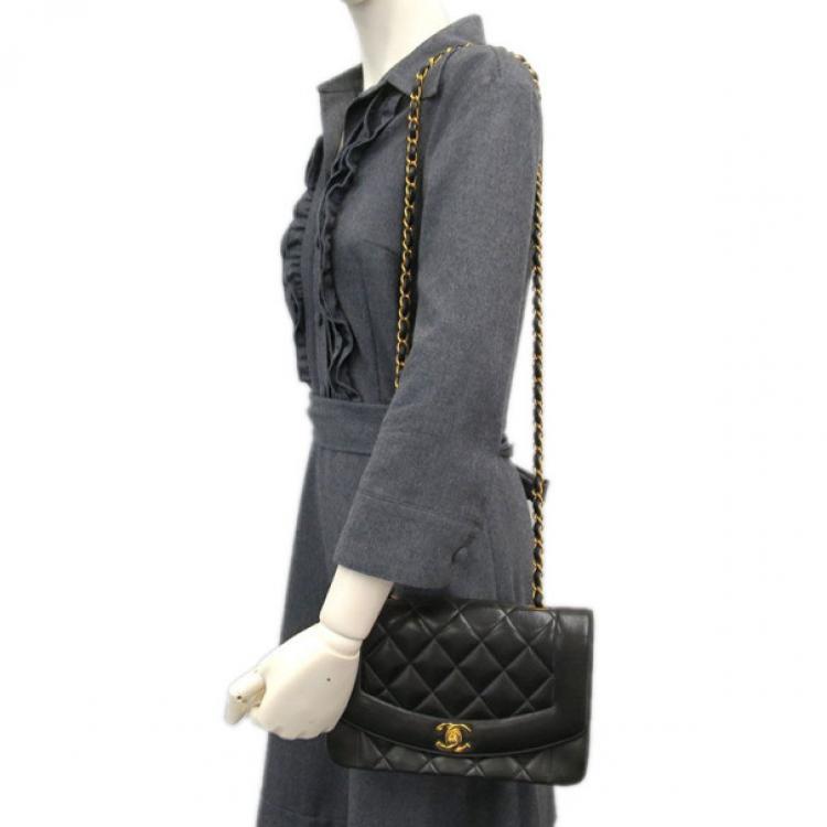 Pre Owned Chanel Black Lambskin Single Flap Shoulder Bag