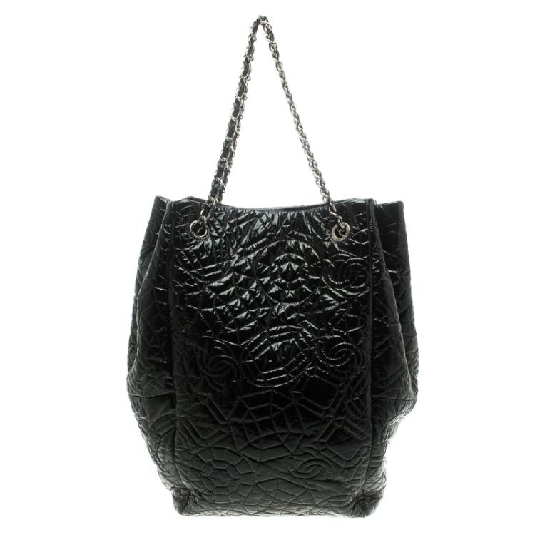 Pre Owned Chanel Black Patent Vinyl Rock In Moscow Tote