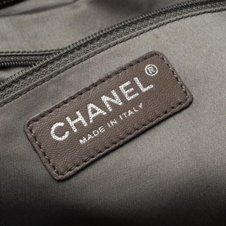 Pre Owned Chanel Black Patent Vinyl Rock In Moscow Tote