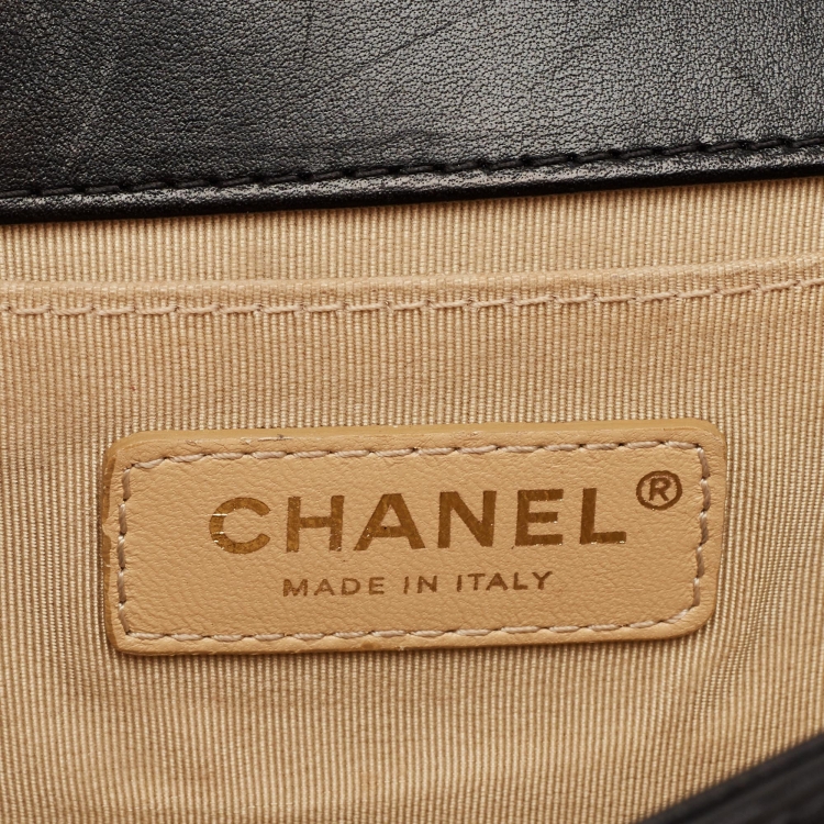 Pre Owned Chanel Black Quilted Leather Medium Chain Detail Boy Flap Bag