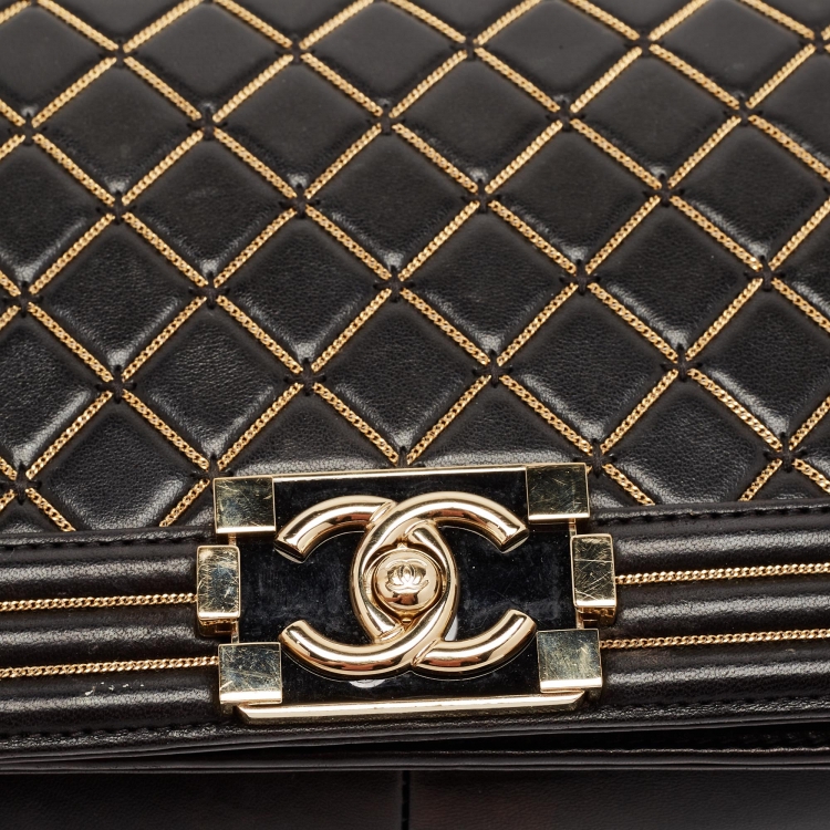 Pre Owned Chanel Black Quilted Leather Medium Chain Detail Boy Flap Bag