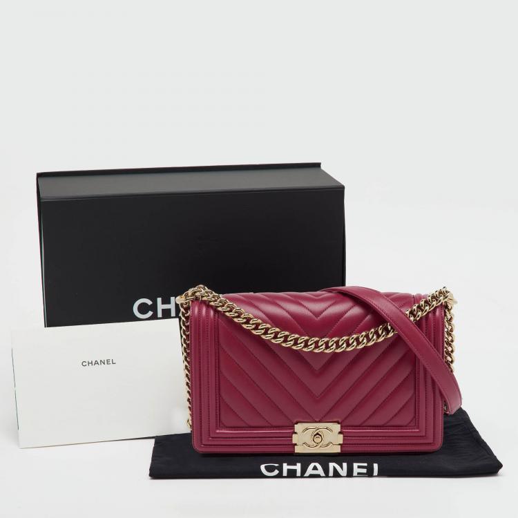 Pre Owned Chanel Pink Quilted Chevron Leather New Medium Boy Flap Bag