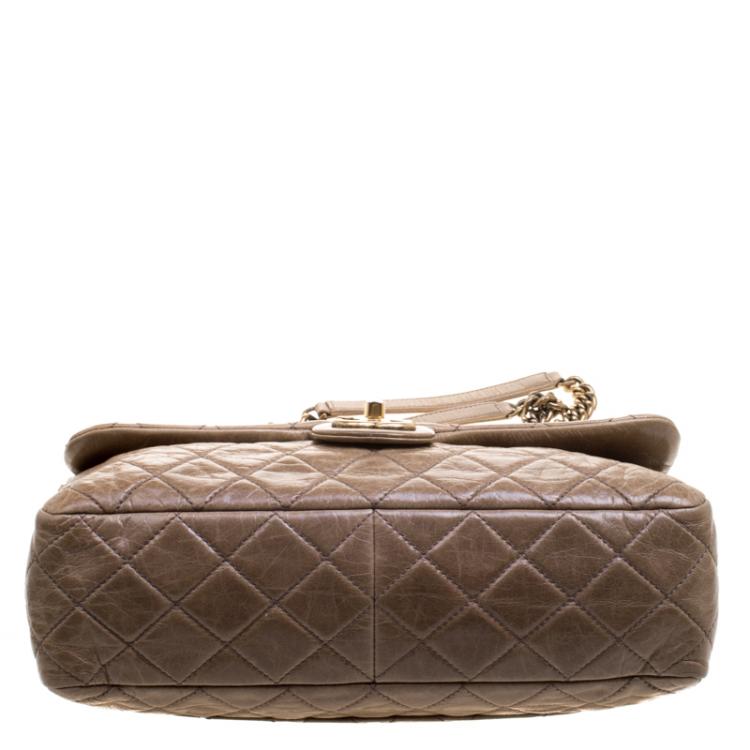 Pre Owned Chanel Beige Quilted Glazed Leather Medium Castle Rock Top Handle Bag