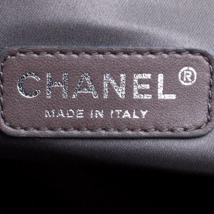 Pre Owned Chanel Silver Patent Vinyl Graphic Edge Classic Flap Bag