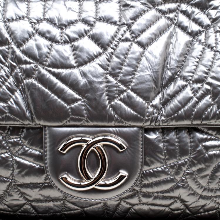 Pre Owned Chanel Silver Patent Vinyl Graphic Edge Classic Flap Bag