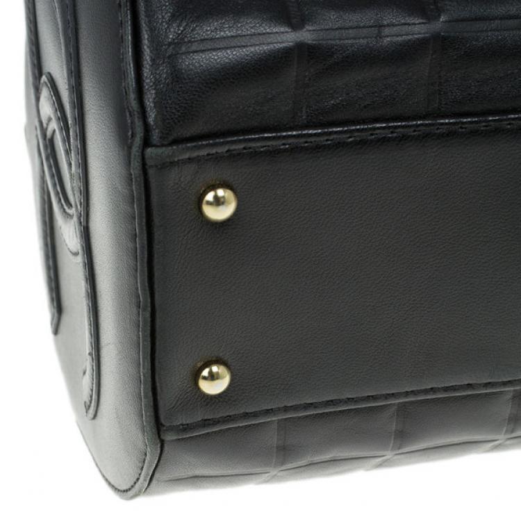 Pre Owned Chanel Black Leather Chocolate Bar Barrel Bag