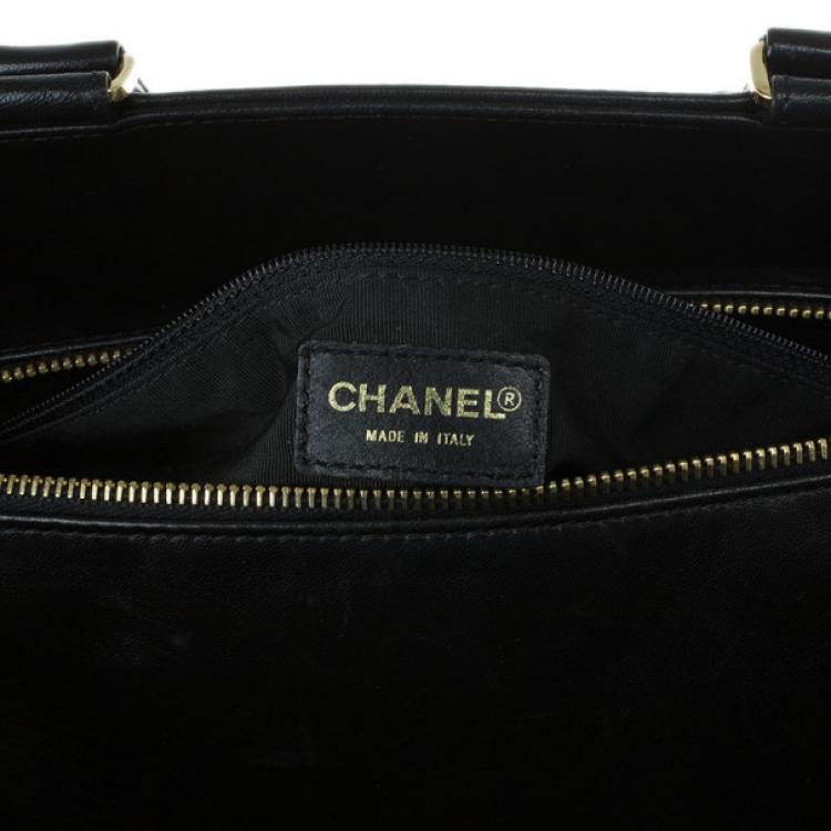 Pre Owned Chanel Black Leather Chocolate Bar Barrel Bag