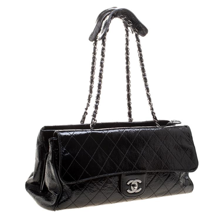 Pre Owned Chanel Black Quilted Patent Leather Kisslock Classic Flap Shoulder Bag
