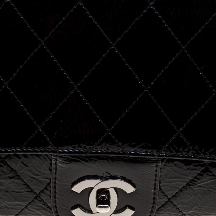 Pre Owned Chanel Black Quilted Patent Leather Kisslock Classic Flap Shoulder Bag