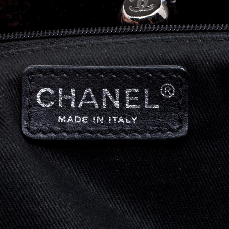 Pre Owned Chanel Black Quilted Patent Leather Kisslock Classic Flap Shoulder Bag