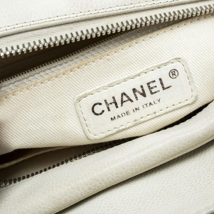 Pre Owned Chanel White Quilted Caviar Leather Petite Timeless Shopper Tote