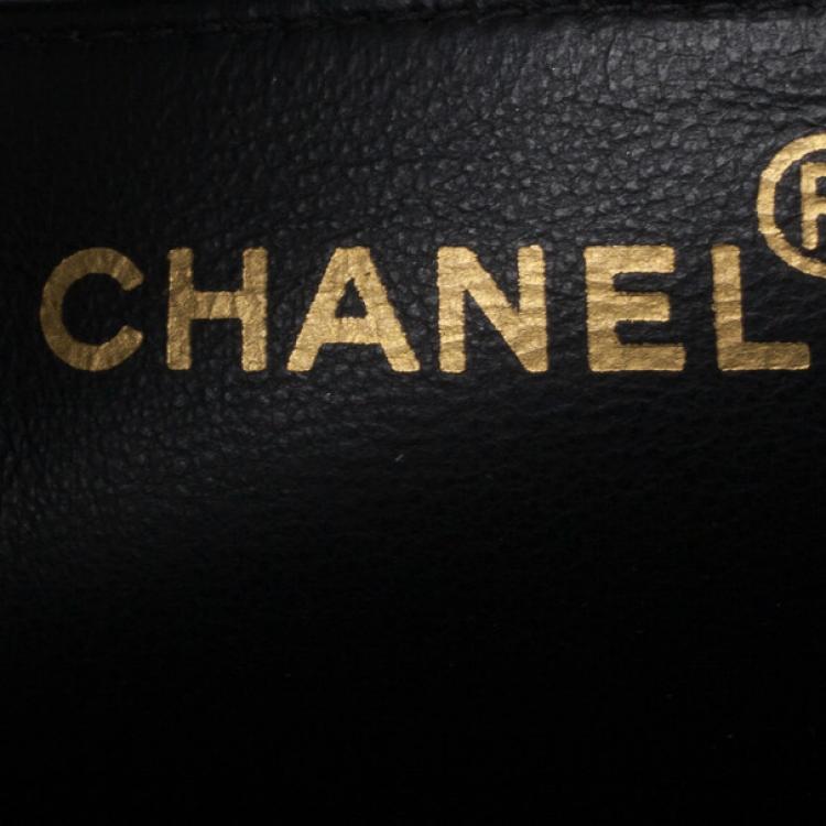 Pre Owned Chanel Black Lambskin Jumbo Classic Single Flap Shoulder Bag
