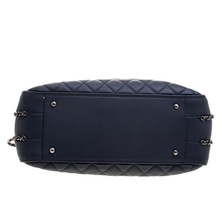 Pre Owned Chanel Navy Blue Quilted Leather Shopper Tote