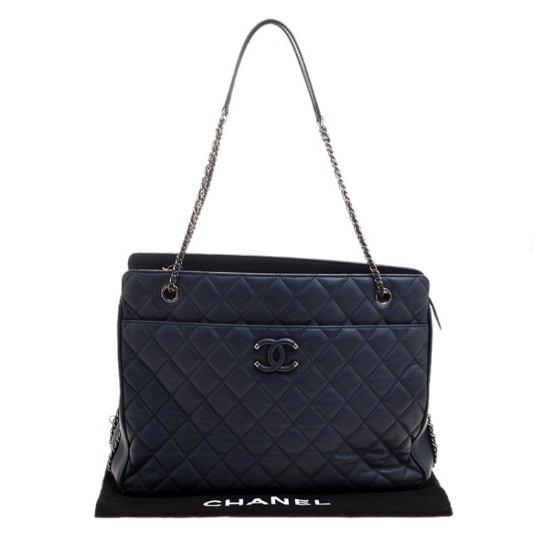 Pre Owned Chanel Navy Blue Quilted Leather Shopper Tote