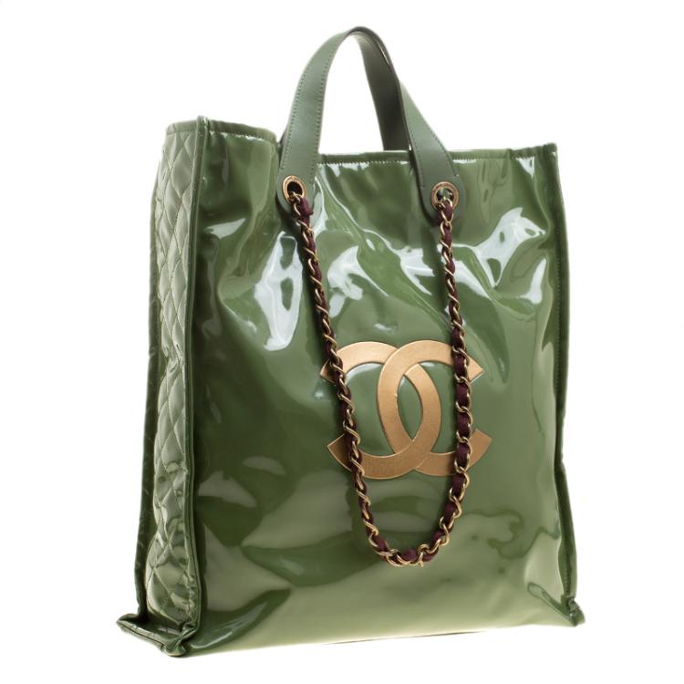 Pre Owned Chanel Green Patent Leather Shopper Tote