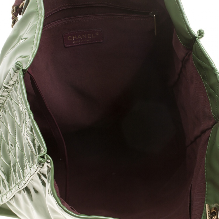 Pre Owned Chanel Green Patent Leather Shopper Tote