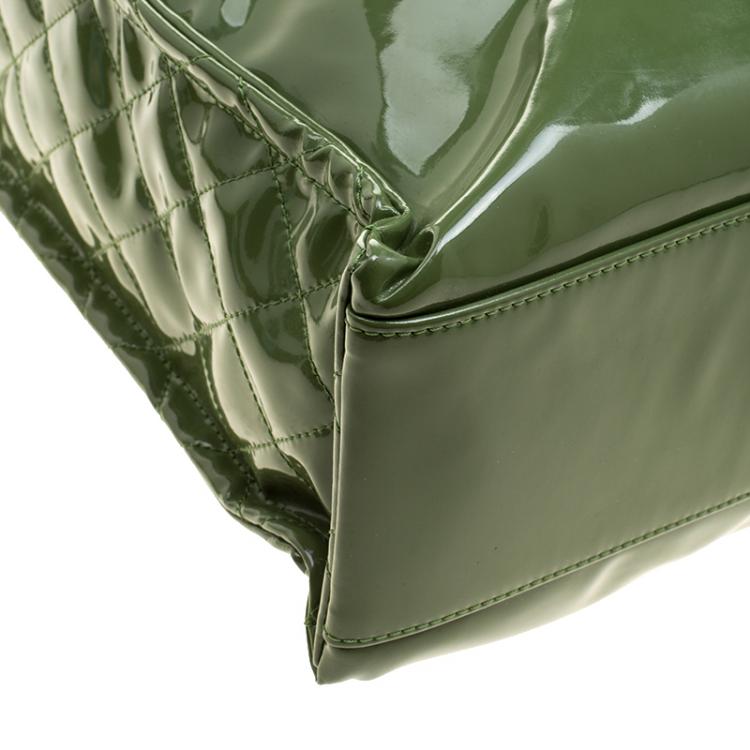 Pre Owned Chanel Green Patent Leather Shopper Tote
