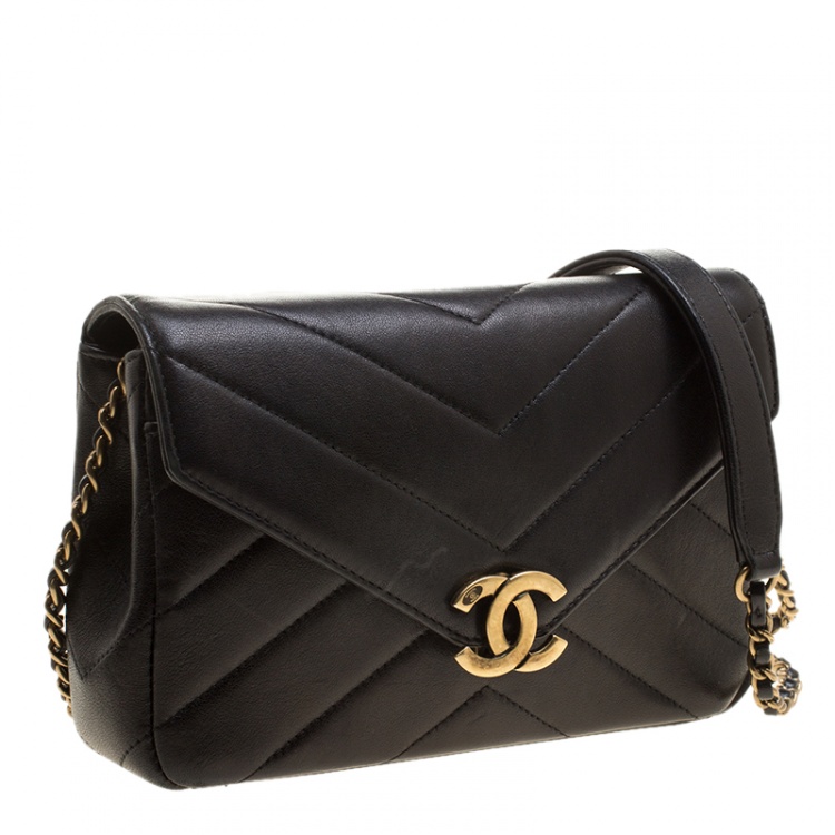 Pre Owned Chanel Black Herringbone Quilted Leather Flap Bag w/ Removable Red Pouch