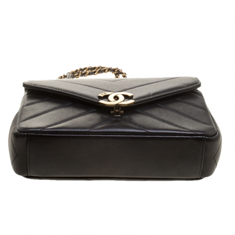 Pre Owned Chanel Black Herringbone Quilted Leather Flap Bag w/ Removable Red Pouch