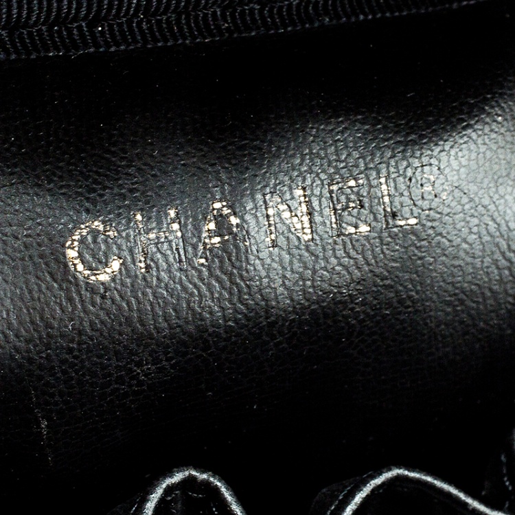 Pre Owned Chanel Black Caviar Leather Vanity Case