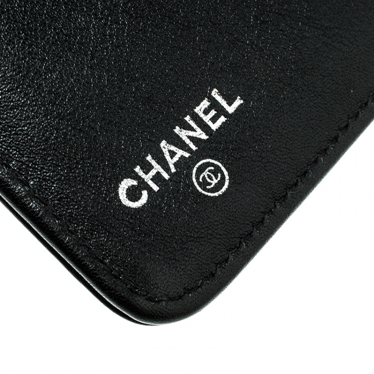 مملوكة مسبقًا Chanel Black Leather CC Bifold Wallet