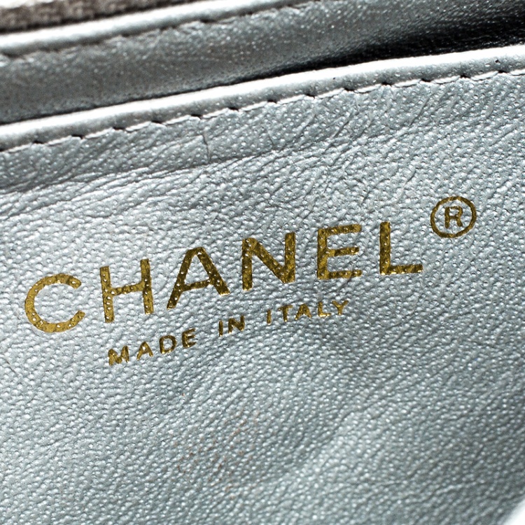Pre Owned Chanel Silver Quilted Leather New Mini Classic Single Flap Bag