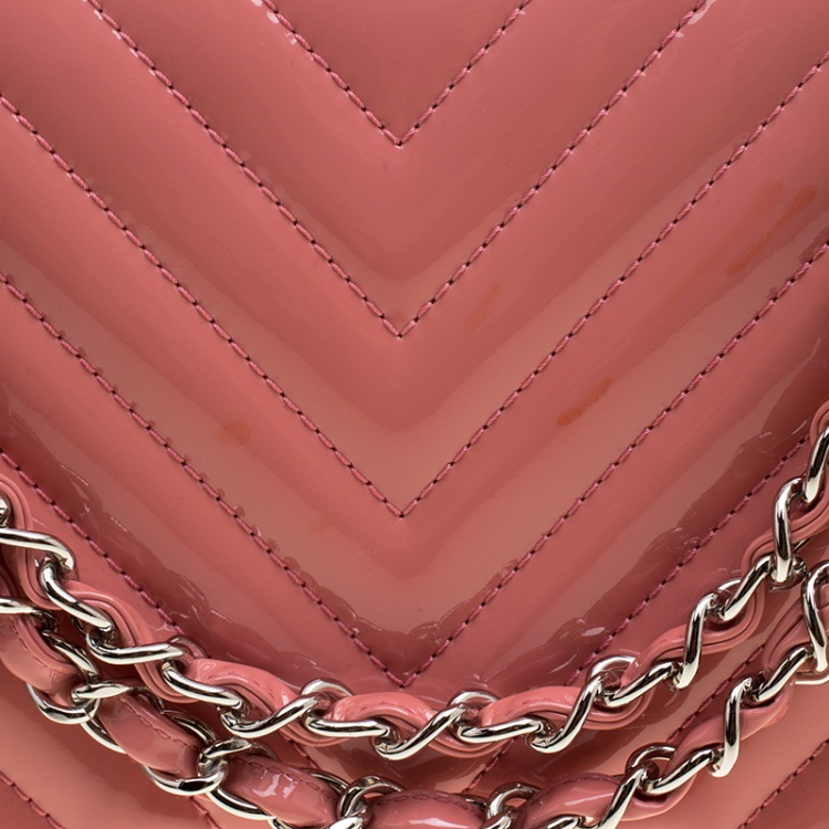 Pre Owned Chanel Peach Pink Quilted Patent Leather Chevron Jumbo Classic Flap Bag