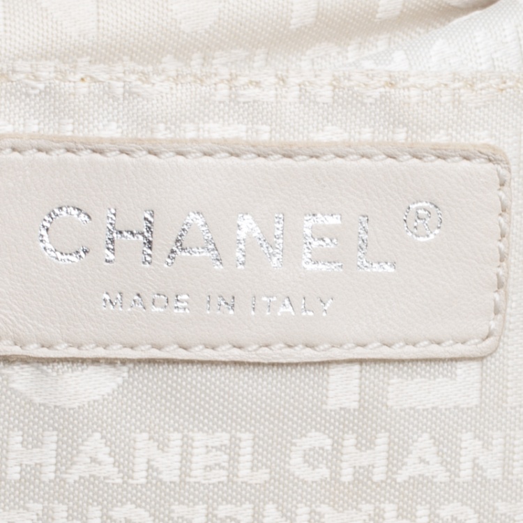 Pre Owned Chanel Off White Fur and Leather No. 5 Frame Satchel