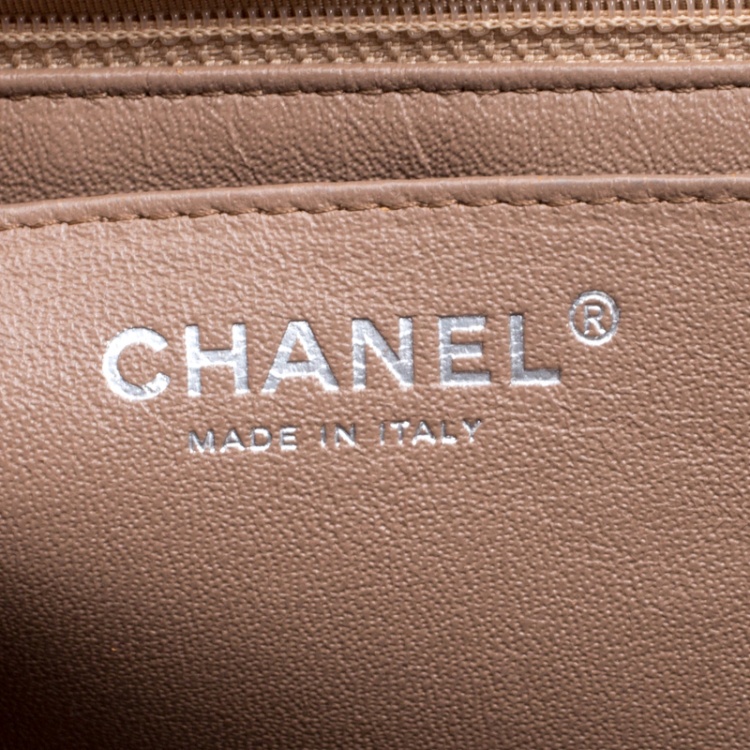 Pre Owned Chanel Pale Taupe Quilted Leather Maxi Classic Single Flap Bag