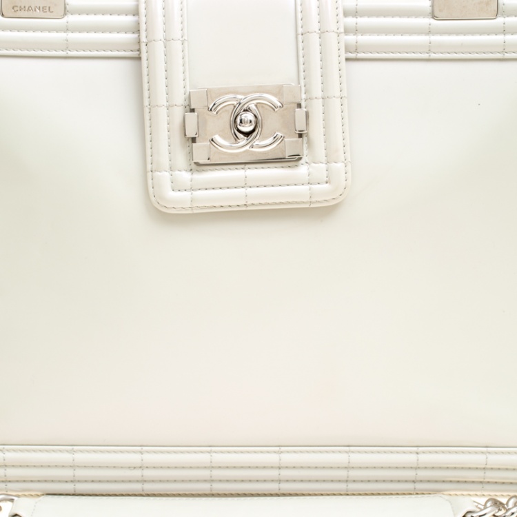 Pre Owned Chanel Off White Leather Reverso Boy Tote