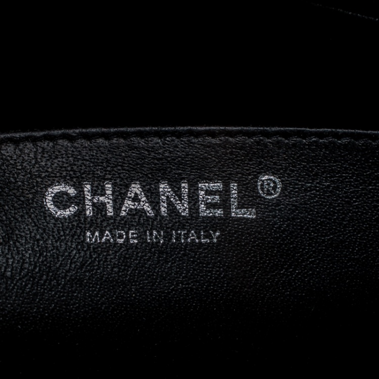 Pre Owned Chanel Black Quilted Caviar Leather Jumbo Classic Single Flap Bag