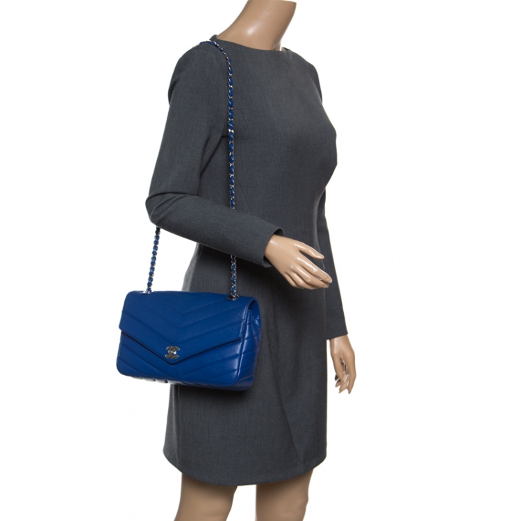 Pre Owned Chanel Blue Chevron Quilted Leather Medium Classic Flap Bag