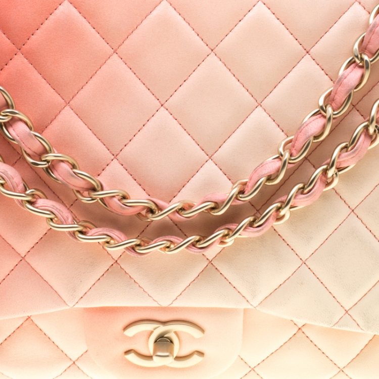 Pre Owned Chanel Off-White/Ombre Quilted Leather Maxi Classic Single Flap Bag