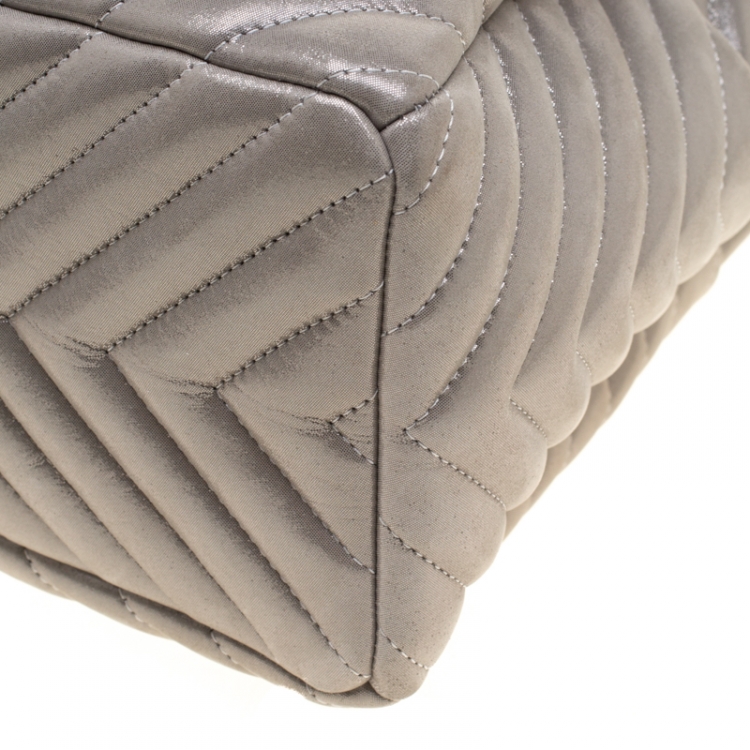 Pre Owned Chanel Silver Chevron Leather Small Urban Spirit Drawstring Bag