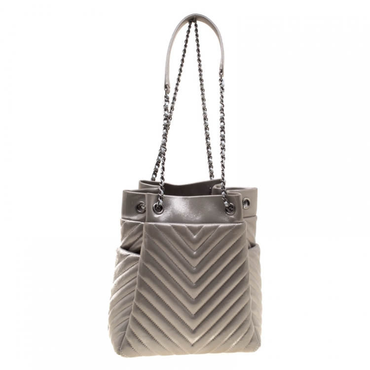 Pre Owned Chanel Silver Chevron Leather Small Urban Spirit Drawstring Bag