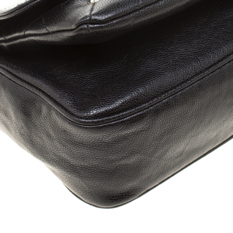 Pre Owned Chanel Black Quilted Caviar Leather Reissue Shoulder Bag