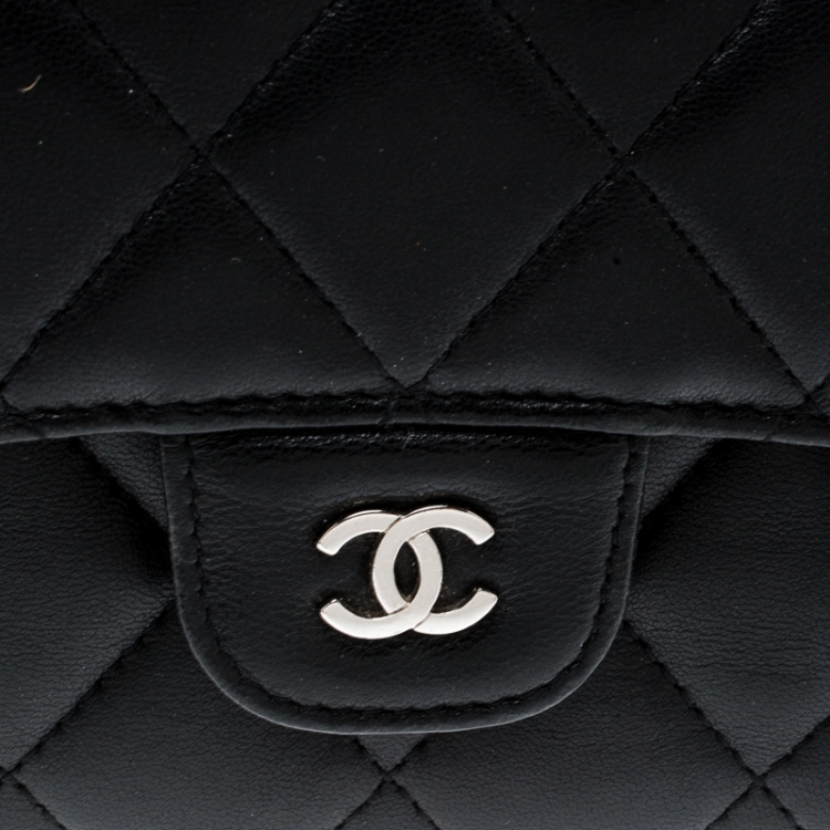 Pre Owned Chanel Black Quilted Leather Reissue Trifold Wallet