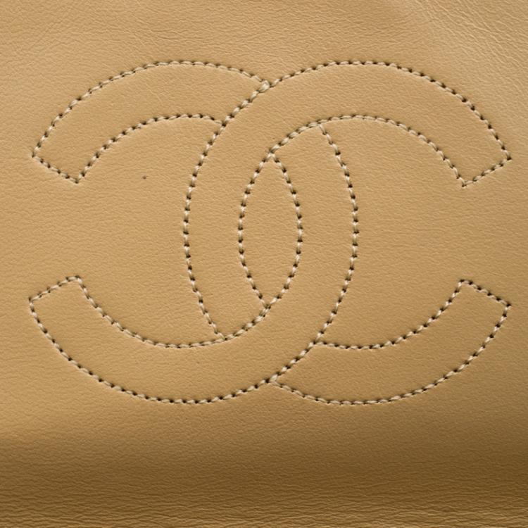 Pre Owned Chanel Cream Quilted Leather Medium Classic Single Flap Bag