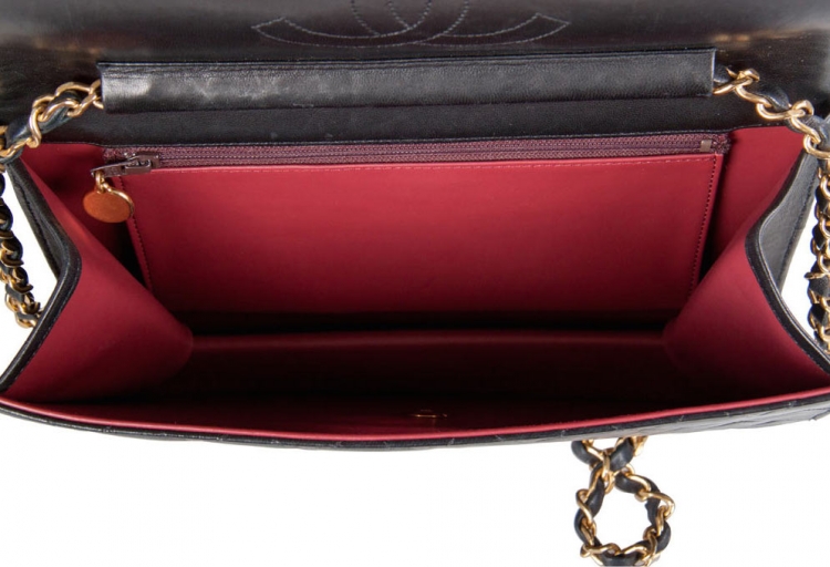 Pre Owned Chanel Black Quilted Leather Medium Vintage Classic Single Flap Bag